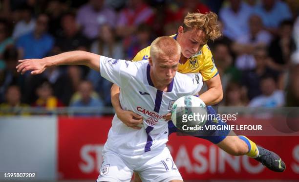 Anderlecht's Danish forward Kasper Dolberg fights for the ball with STVV's Belgian defender Matte during the Belgian "Pro League" First Division...