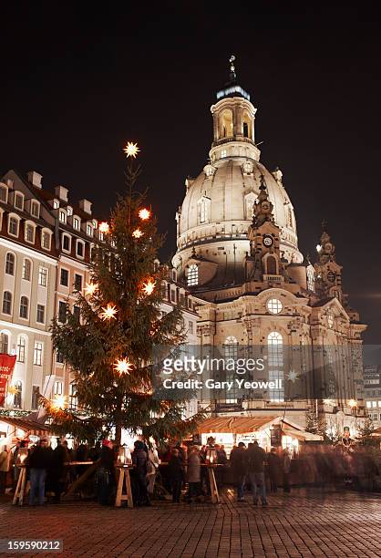 frauenkirche and christmas market in dresden - dresden germany stock pictures, royalty-free photos & images