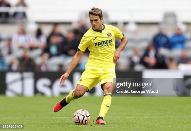 Denis Suarez of Villarreal CF passes the ball during the Sela Cup match between OGC Nice and Villarreal CF at St James' Park on August 05, 2023 in...