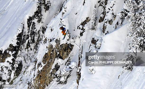 Skier competes during the 5th Linecatcher at the "Cirque de Fond Blanc" on January 16, 2013 in Les Arcs ski resort, French Alps. AFP PHOTO/PHILIPPE...