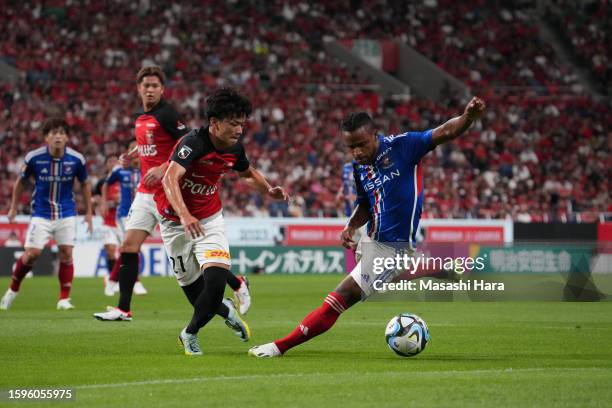 Elber of Yokohama F.Marinos in action during the J.LEAGUE Meiji Yasuda J1 22nd Sec. Match between Urawa Red Diamonds and Yokohama F･Marinos at...