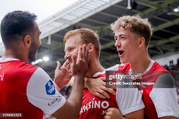 Dani de Wit of AZ Alkmaar celebrates 4-1 with Vangelis Pavlidis of AZ Alkmaar, Sven Mijnans of AZ Alkmaar during the Dutch Eredivisie match between...