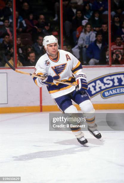 Adam Oates of the St. Louis Blues skates on the ice during an NHL game against the Philadelphia Flyers on February 2, 1992 at the Spectrum in...