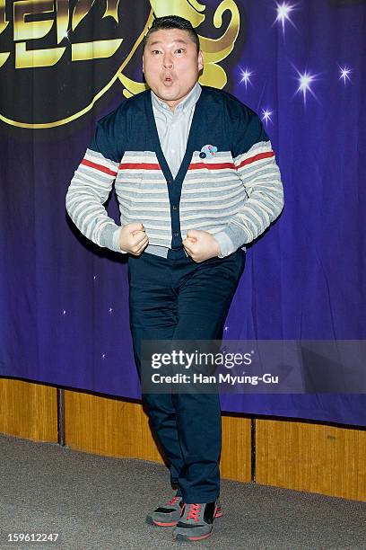 South Korean MC Kang Ho-Dong attends the KBS2 Talk Show 'Moonlight Prince' Press Conference at KBS on January 16, 2013 in Seoul, South Korea. Talk...