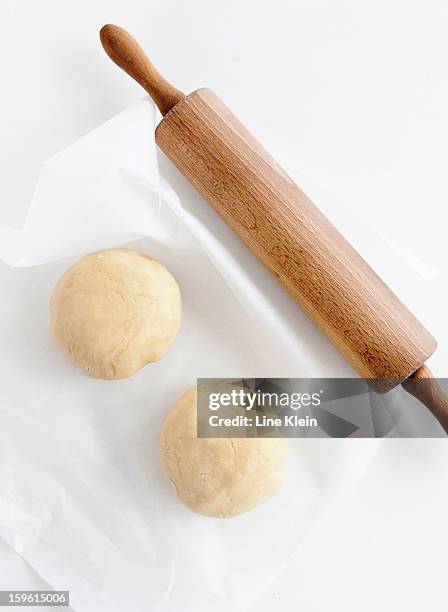 balls of dough and rolling in - rolling pin stock pictures, royalty-free photos & images