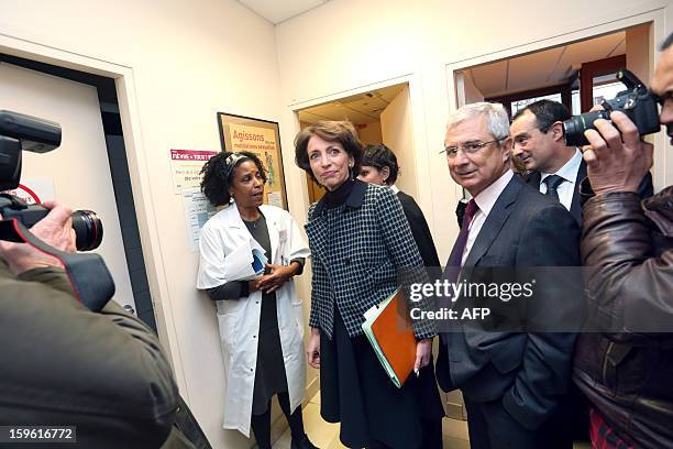 France's Health minister Marisol Touraine and French National Assembly president Claude Bartolone visit "La maternite des Lilas" maternity on January...