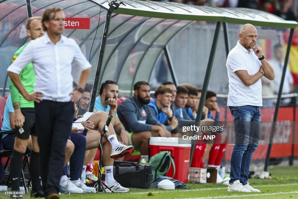 Program Rondo Alex Pastoor ALMERE - Almere City FC coach Alex Pastoor, FC Twente coach Joseph ...
