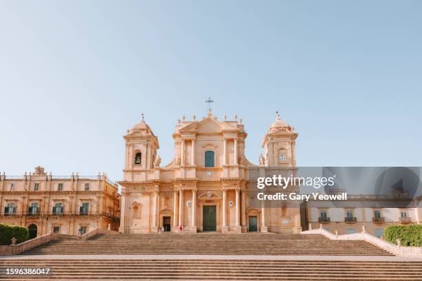 st nicholas cathedral in noto, sicily - noto fotografías e imágenes de stock