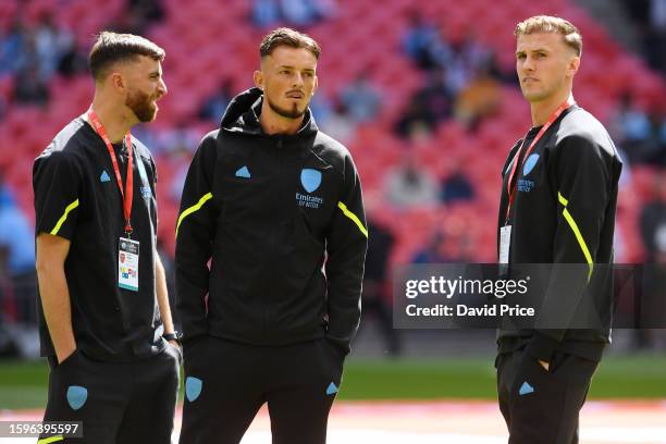 Matt Turner, Ben White and Rob Holding of Arsenal inspect the pitch prior to The FA Community Shield match between Manchester City against Arsenal at...