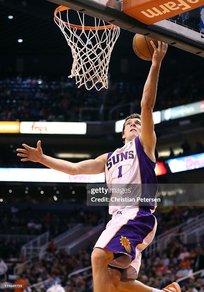 Milwaukee Bucks v Phoenix Suns