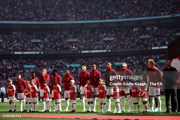 Arsenal line up prior to The FA Community Shield match between Manchester City against Arsenal at Wembley Stadium on August 06, 2023 in London,...