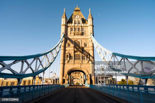 tower bridge - london at sunrise - london bridge 個照片及圖片檔