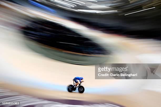 Jonathan Milan of Italy competes during the men elite individual pursuit finals at the 96th UCI Glasgow 2023 Cycling World Championships, Day 4 /...