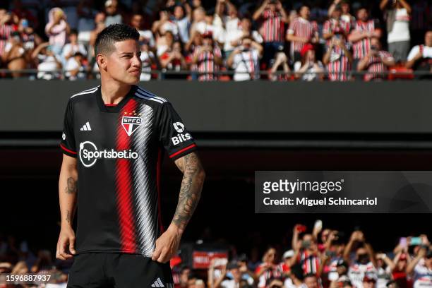 Newly signed player James Rodriguez is introduced to the fans before a match between Sao Paulo and Atletico Mineiro as part of Brasileirao Series A...