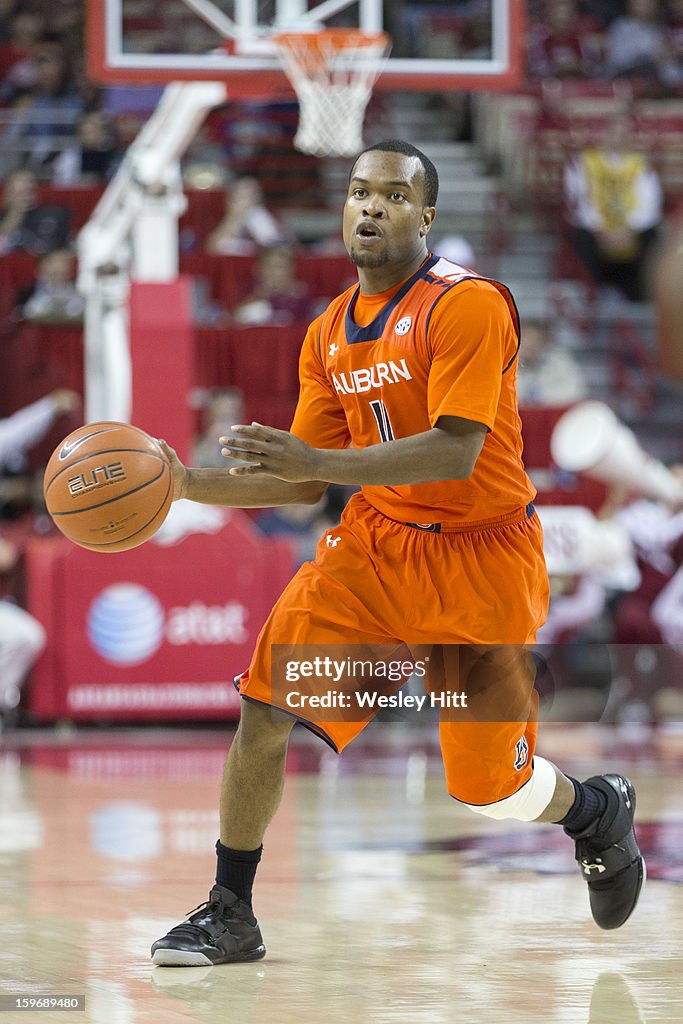 Auburn Tigers v Arkansas Razorbacks