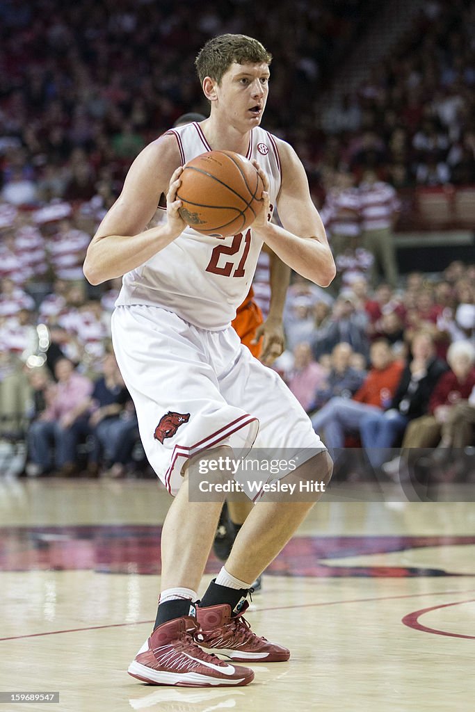 Auburn Tigers v Arkansas Razorbacks