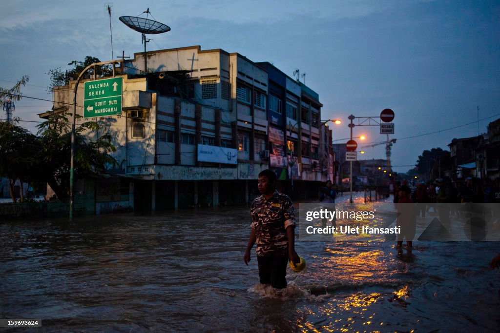 Floods Cripple Jakarta As Thousands Evacuate