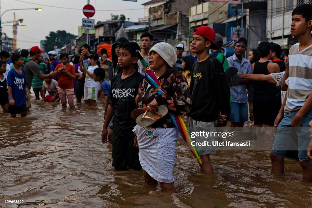 Floods Cripple Jakarta As Thousands Evacuate