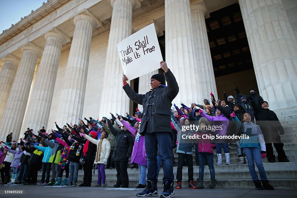 DC Students Commemorate MLK's Birthday At Lincoln Memorial