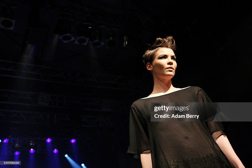 'Kat von D Los Angeles' Fashion Show - Mercedes-Benz Fashion Week Autumn/Winter 2013/14