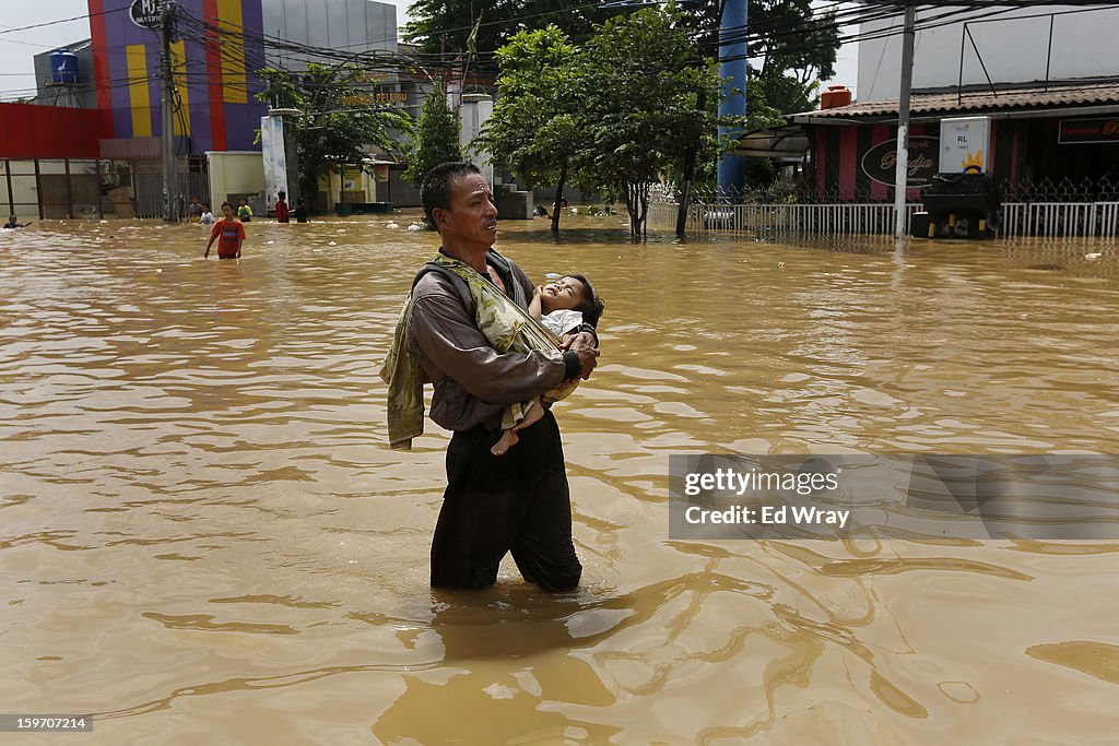 Flooding Claims Several Lives, Displaces Thousands in Jakarta
