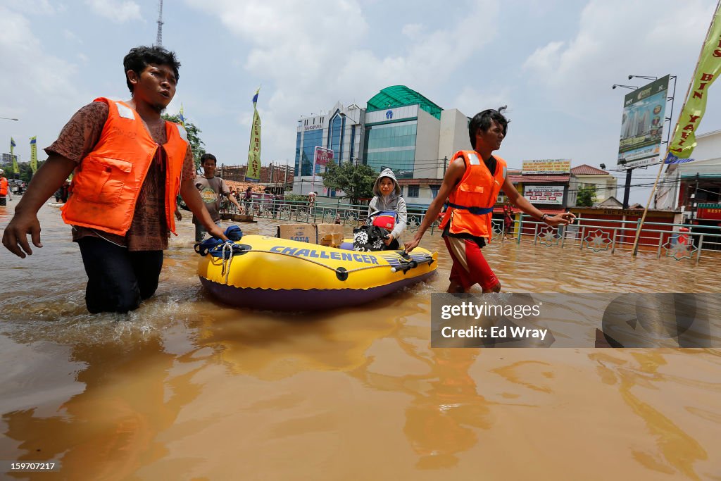 Flooding Claims Several Lives, Displaces Thousands in Jakarta