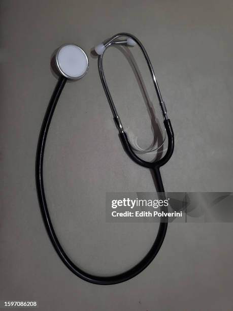 stethoscope - estetoscopio stock-fotos und bilder