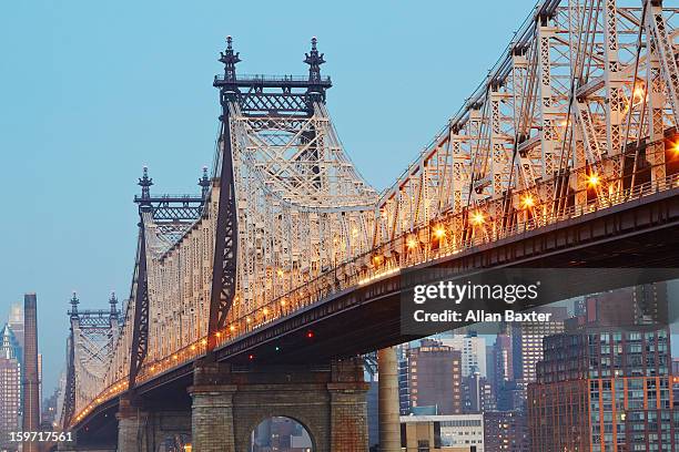 queensboro bridge at sunrise - クイーンズボロ橋 ストックフォトと画像