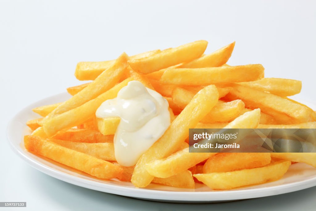 Frites avec une mayonnaise