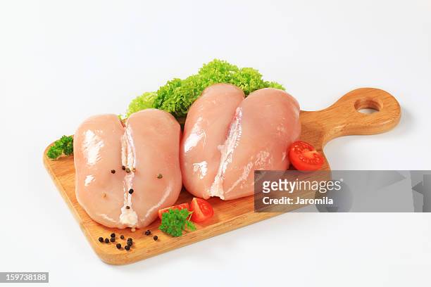 chicken hühnerbrust - hühnchenbrust stock-fotos und bilder