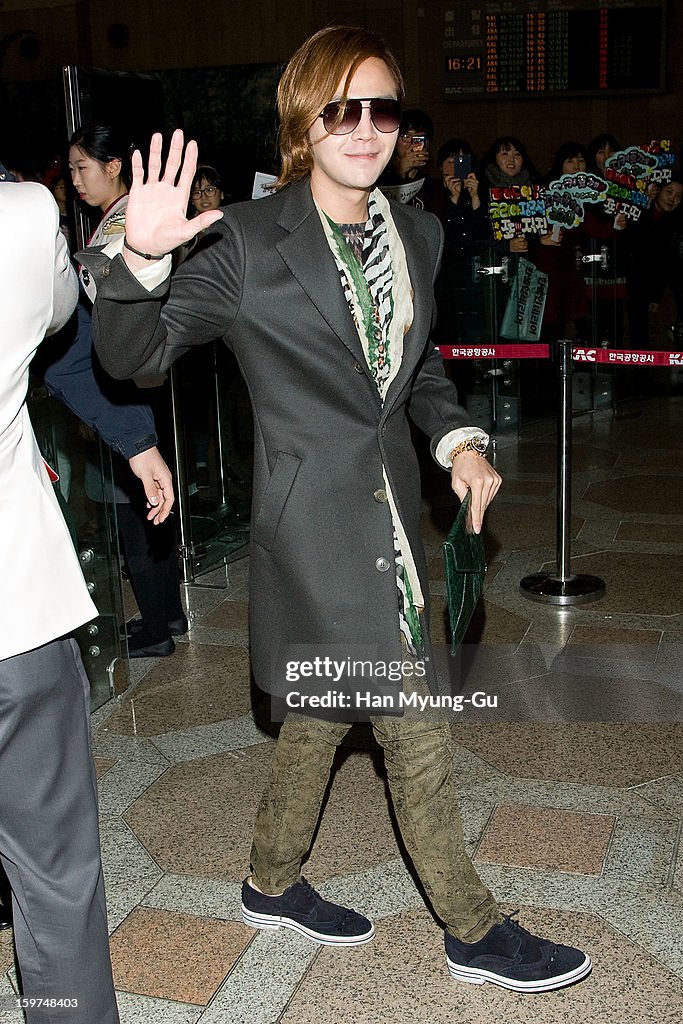 Jang Keun-Suk Sighting At Gimpo Airport