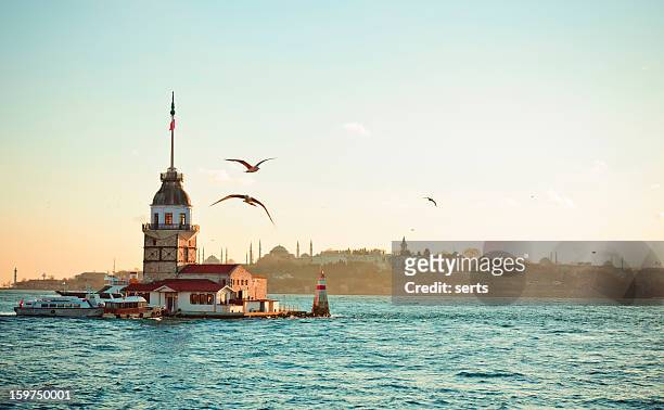 tour de léandre/kiz kulesi xxxl - istanbul photos et images de collection