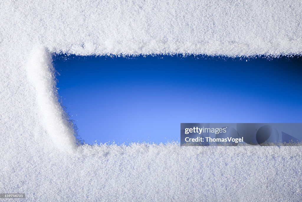 Blick durchs gefrorene Fenster