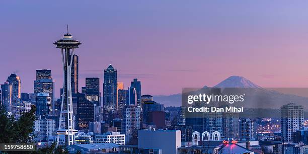 good evening, seattle! - seattle skyline stock pictures, royalty-free photos & images