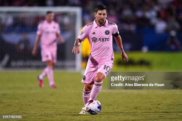 Lionel Messi of Inter Miami CF controls the ball in the second half during the Leagues Cup 2023 Round of 16 match between Inter Miami CF and FC...