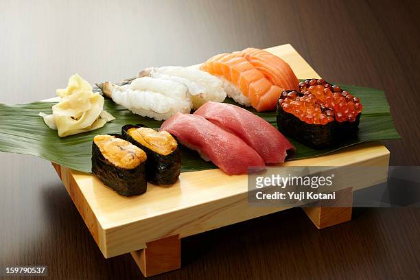 sushi - comida japonesa fotografías e imágenes de stock