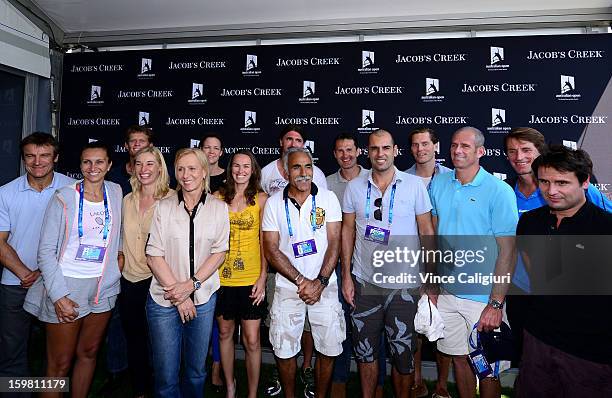 Mats Wilander, Iva Majoli, Wayne Ferreira, Barbara Schett, Martina Navratilova, Lindsay Davenport, Martina Hingis, Goran Ivanisevic, Mansour Bahrami,...