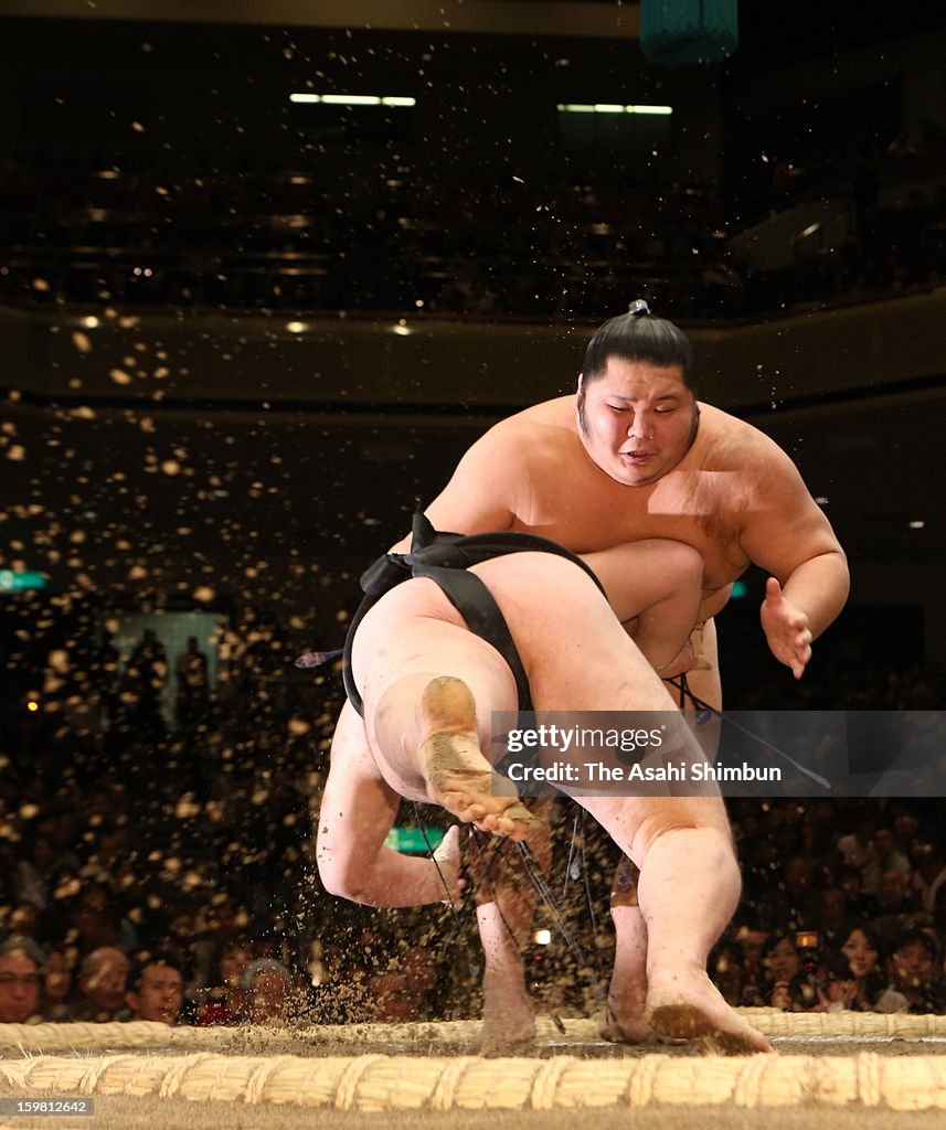 Grand Sumo New Year Tournament- Day 7