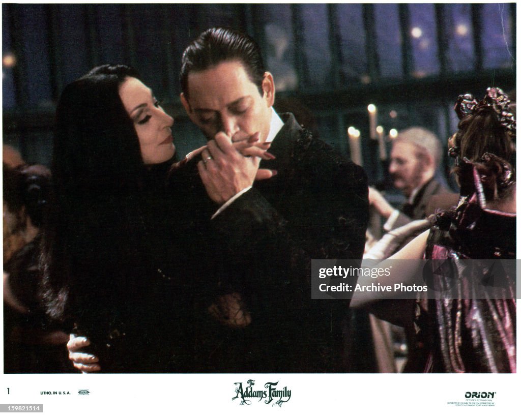 Anjelica Huston And Raul Julia In 'The Addams Family'