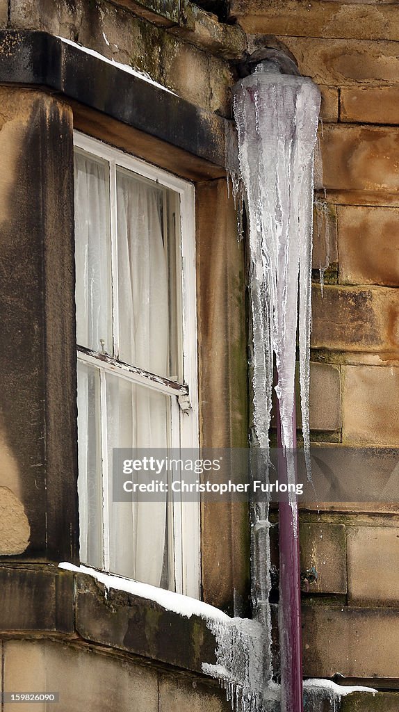 UK Hit By Heavy Snow Fall