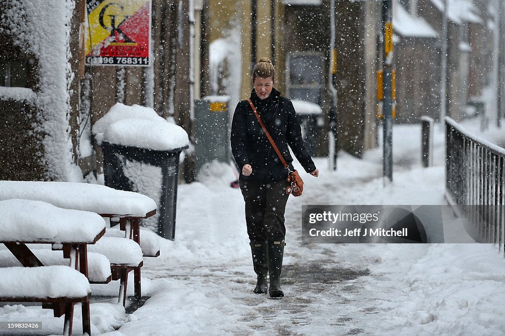 UK Hit By Heavy Snow Fall