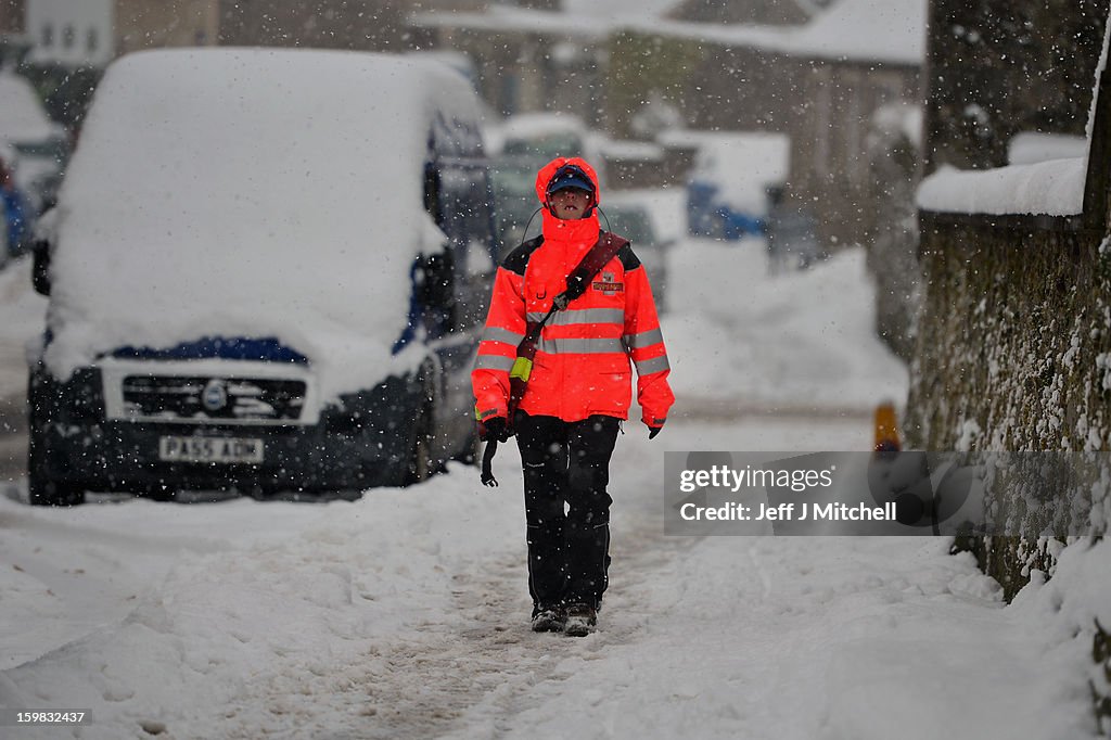 UK Hit By Heavy Snow Fall