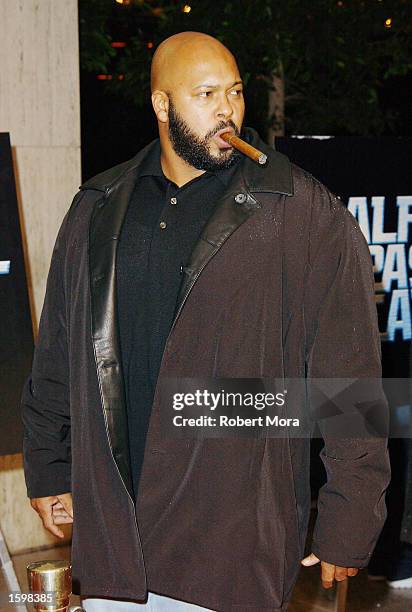 Music producer Suge Knight attends the Los Angeles premiere of "Half Past Dead" at Loews Century Plaza Cinema on November 7, 2002 in Century City,...