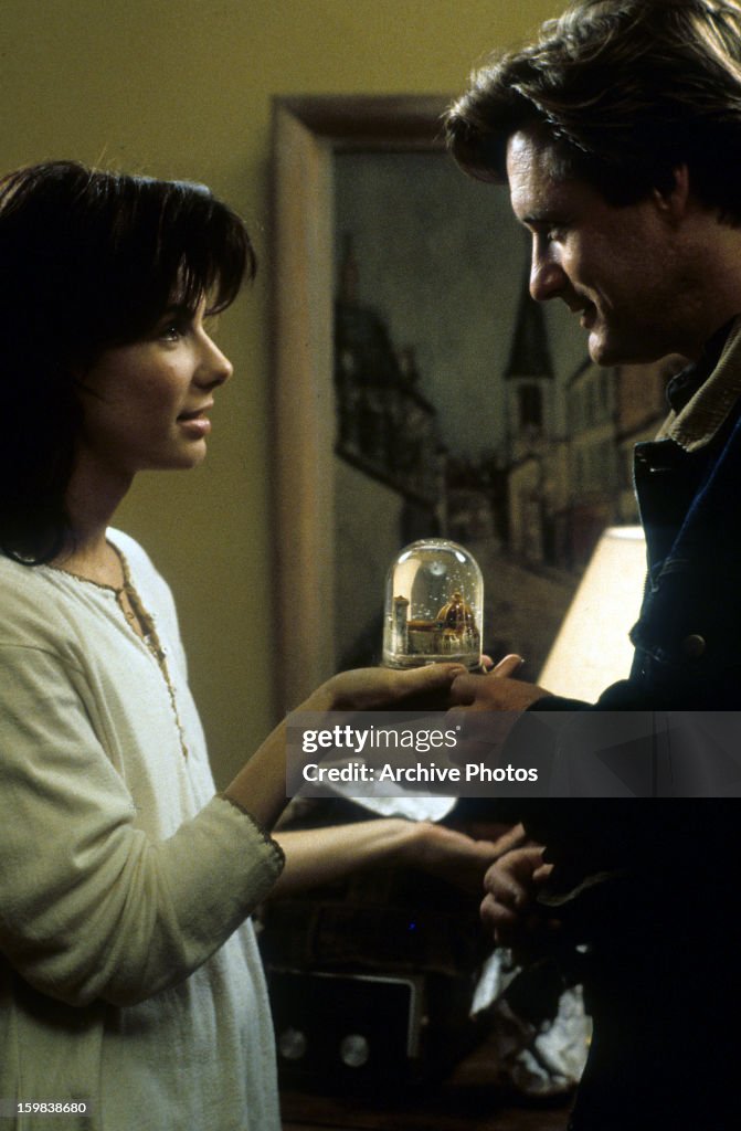 Sandra Bullock And Bill Pullman In 'While You Were Sleeping'