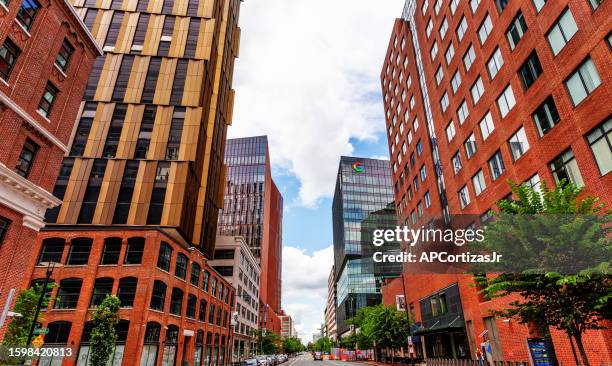 kendall square - mit - cambridge massachusetts - cambridge massachusetts stock pictures, royalty-free photos & images