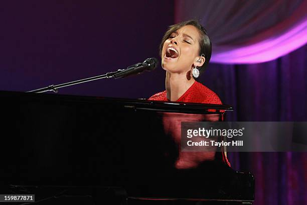Pianist Alicia Keys performs at the Inaugural Ball on January 21, 2013 in Washington, United States.