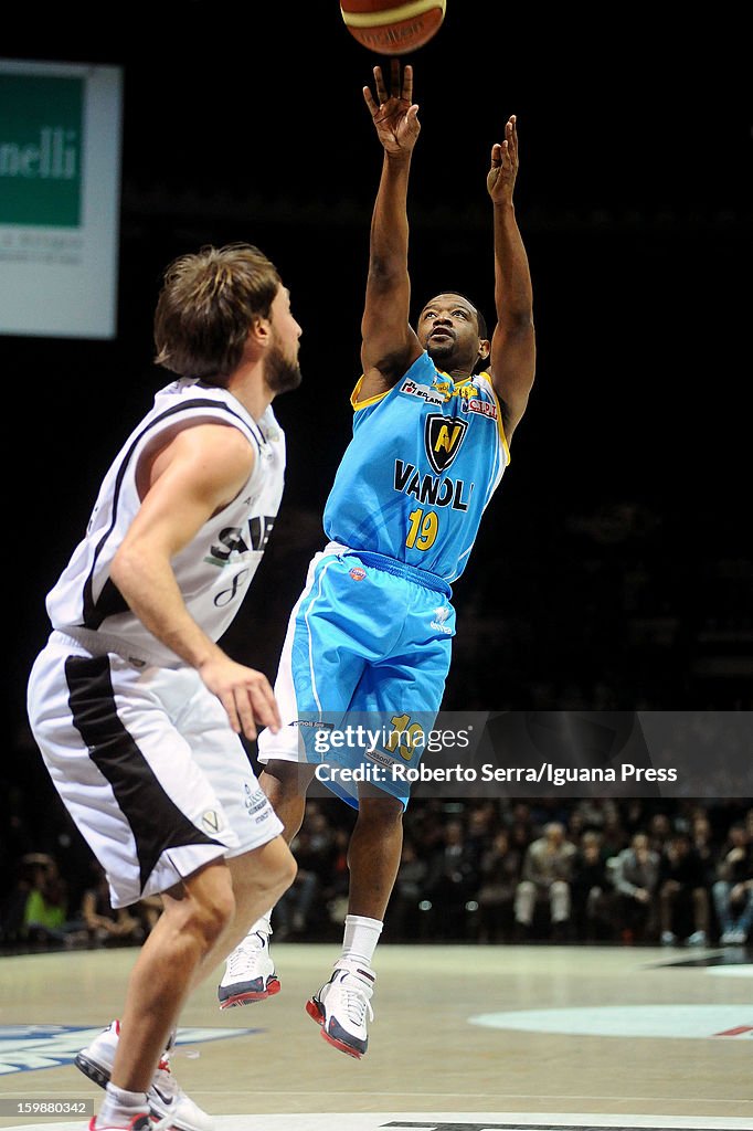 Virtus SAIE3 Bologna v Vanoli Cremona - LegaBasket Serie A