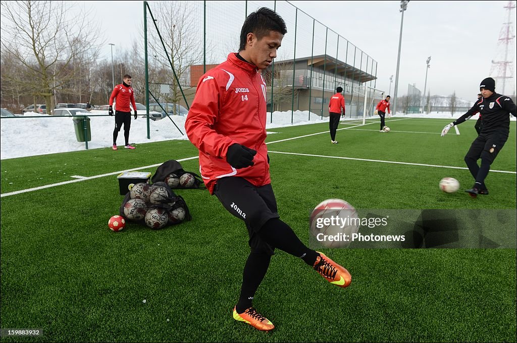 Standard de Liege Presents New Signing Yuji Ono