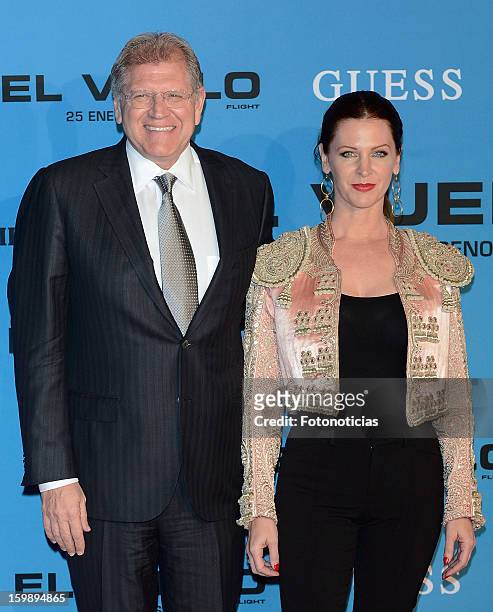 Director Robert Zemeckis and Leslie Harter Zemeckis attend the premiere of 'El Vuelo' at Capitol Cinema on January 22, 2013 in Madrid, Spain.
