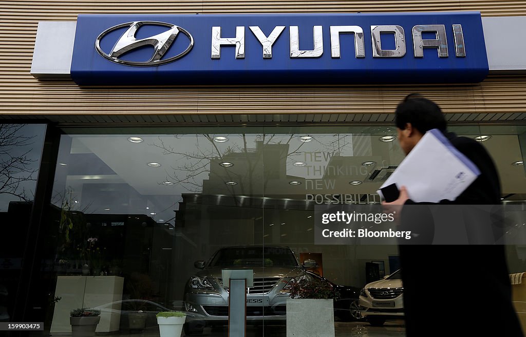 Inside A Hyundai Dealership Ahead Of 4Q Earnings